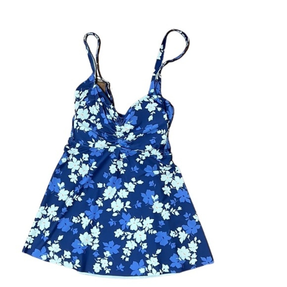 Summer Mae blue‎ and white flower swim top, size 20W
